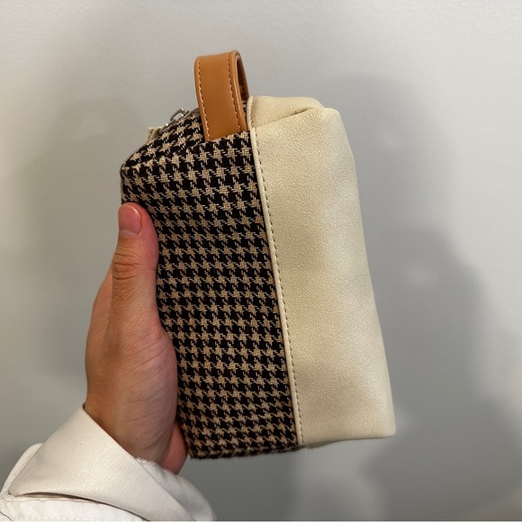 Turkish airlines business class/ Hackett amenity kit/ toiletry bag - Picture 2 of 4